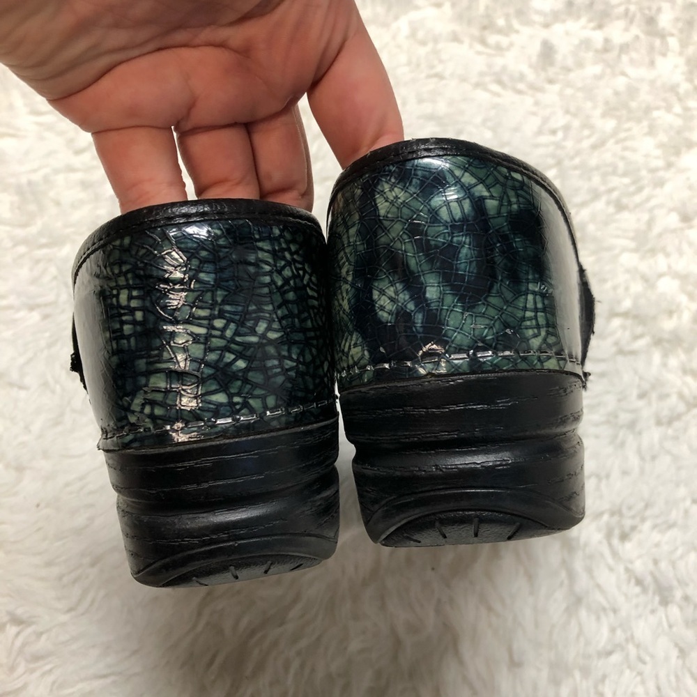 Dansko Green Snake Print Clog Mules Size 37 - image 8